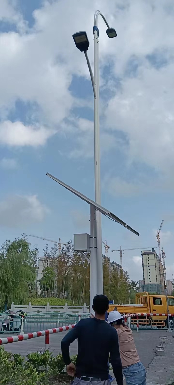 太阳能独立固定灯杆照明